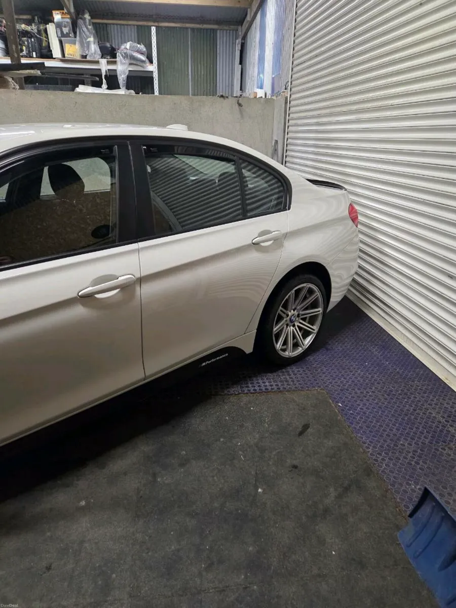 Bmw f30 318 D - Image 2