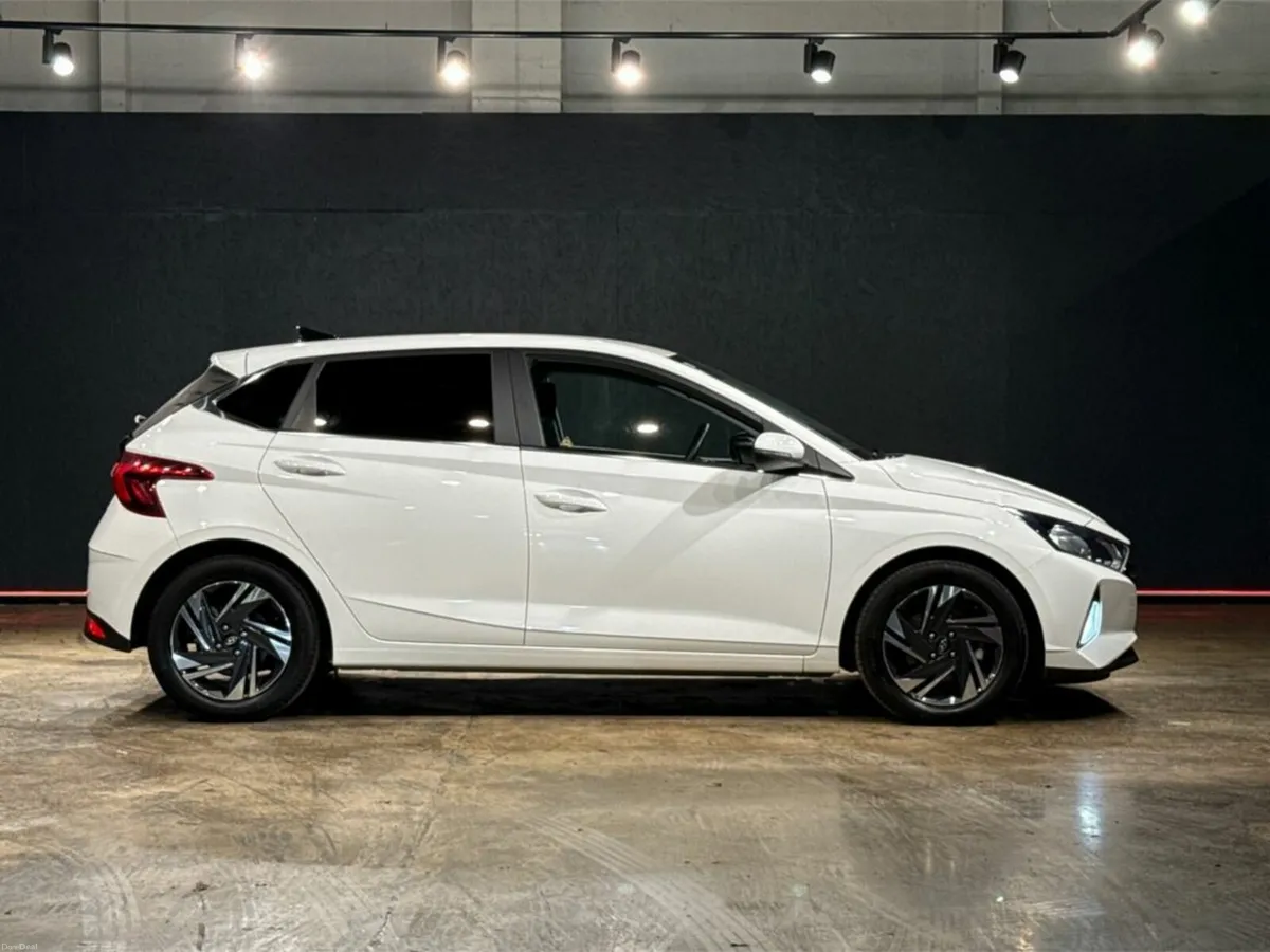 Hyundai i20 AUTOMATIC 1.0L - APPLE CARPLAY - REVER - Image 3