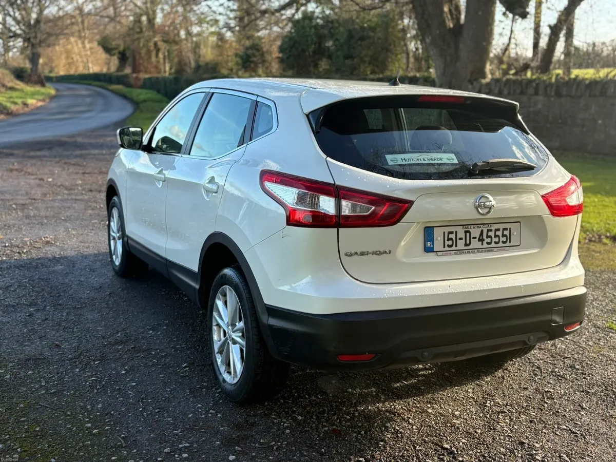 Nissan Qashqai SV 2015 Automatic 1 Owner - Image 3