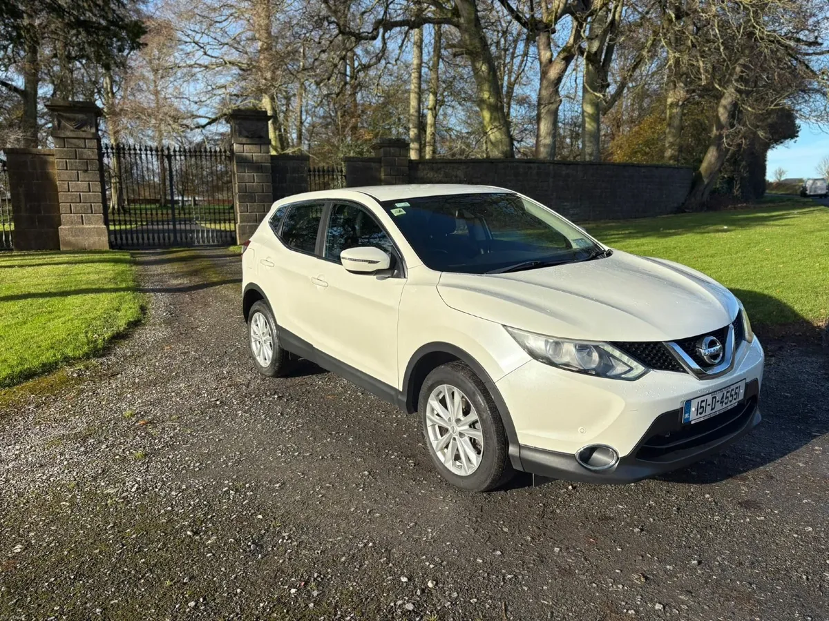 Nissan Qashqai SV 2015 Automatic 1 Owner - Image 4