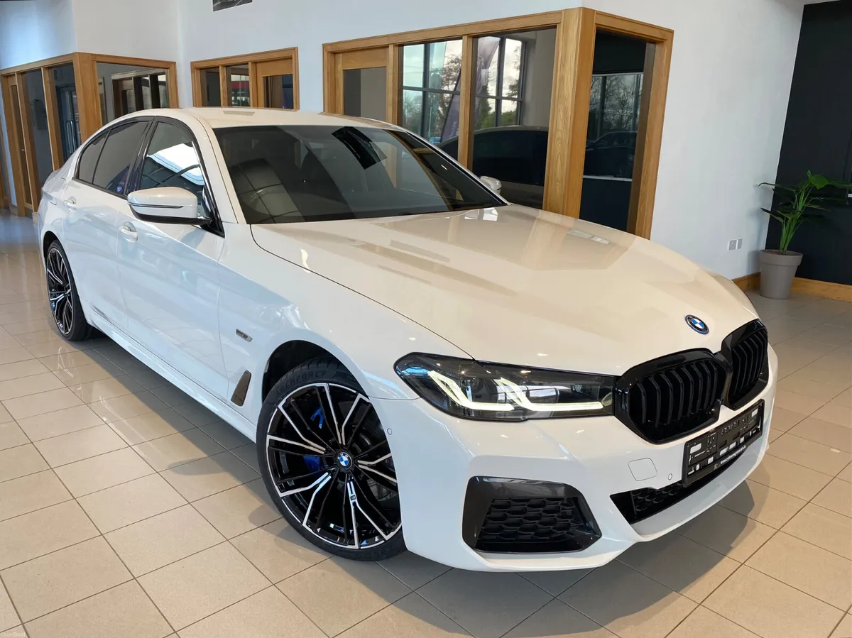 BMW 5-Series 2023 530e M sport Pro Pack - Image 1