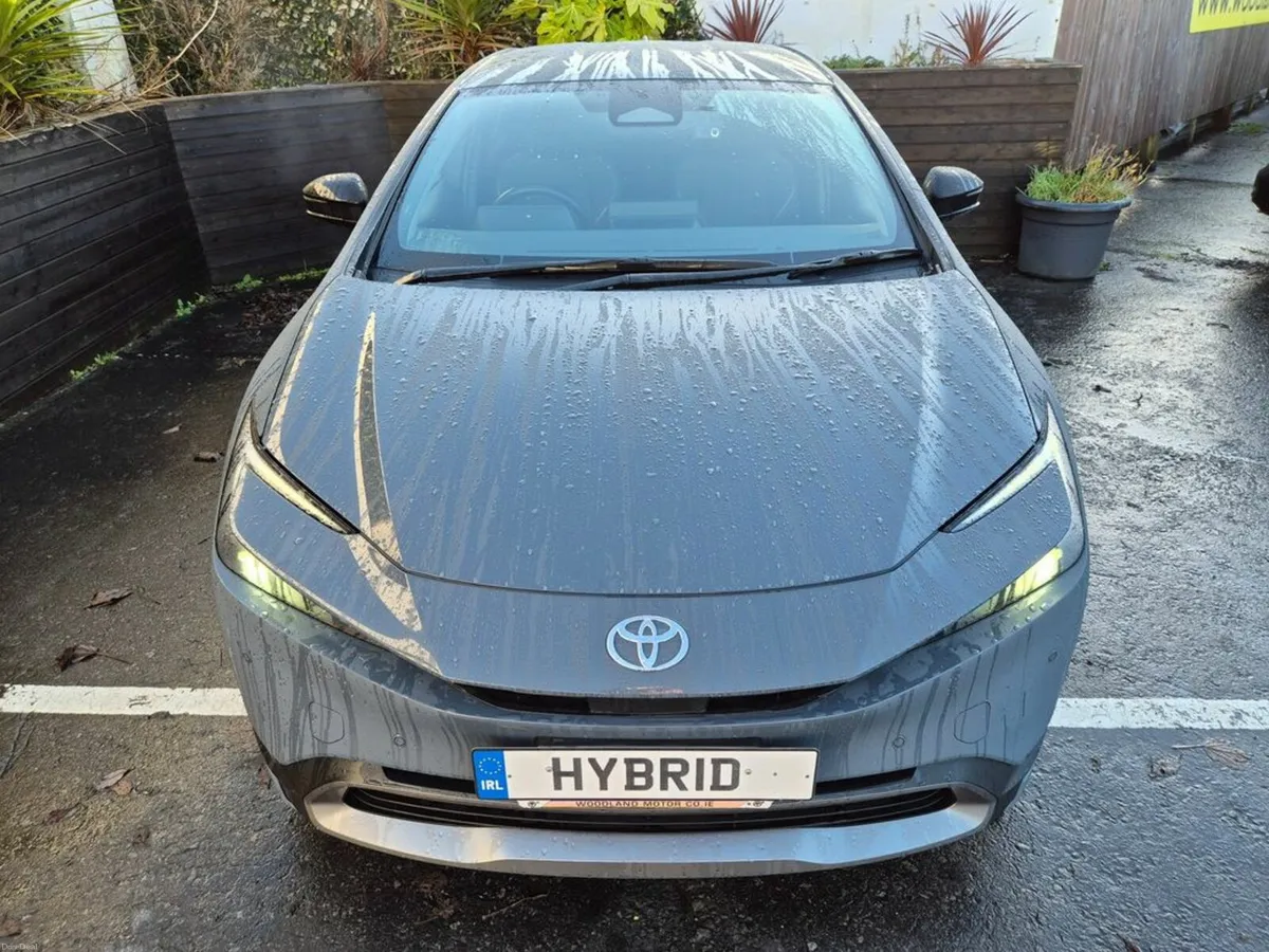 Toyota Prius 2.0 HYBRID / G-PACK / LOW MILEAGE / T - Image 4