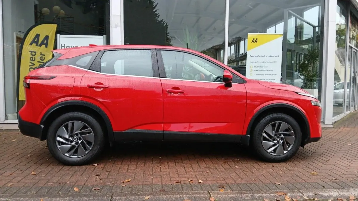 Nissan Qashqai 1.3 PET MILD HYBRID SV, RED, FSH,34 - Image 3