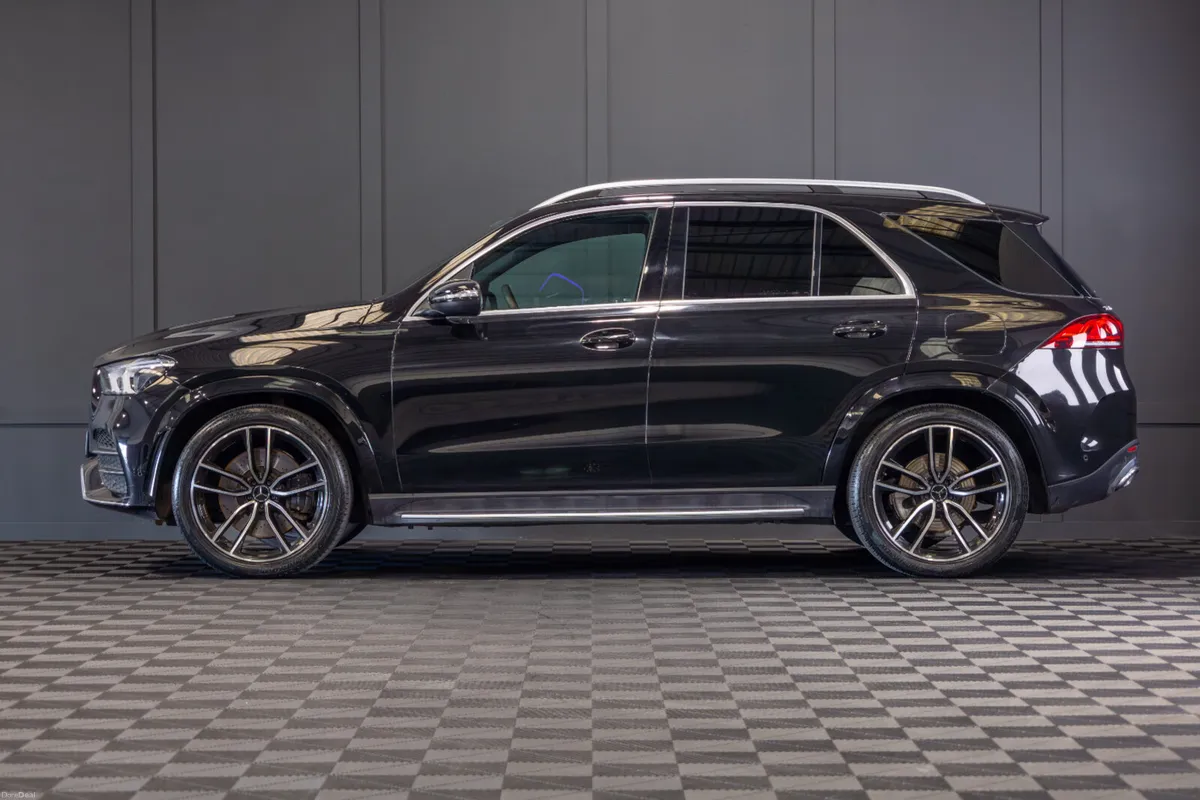 212 Mercedes-Benz GLE 350de AMG Line Premium - Image 3
