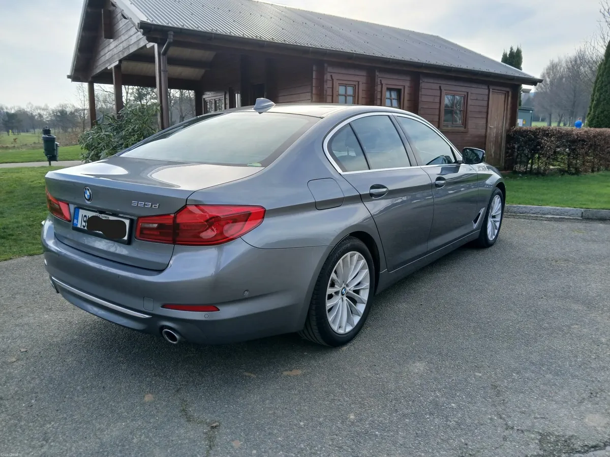 BMW 5  " LUXURY LINE"€29500 - Image 2