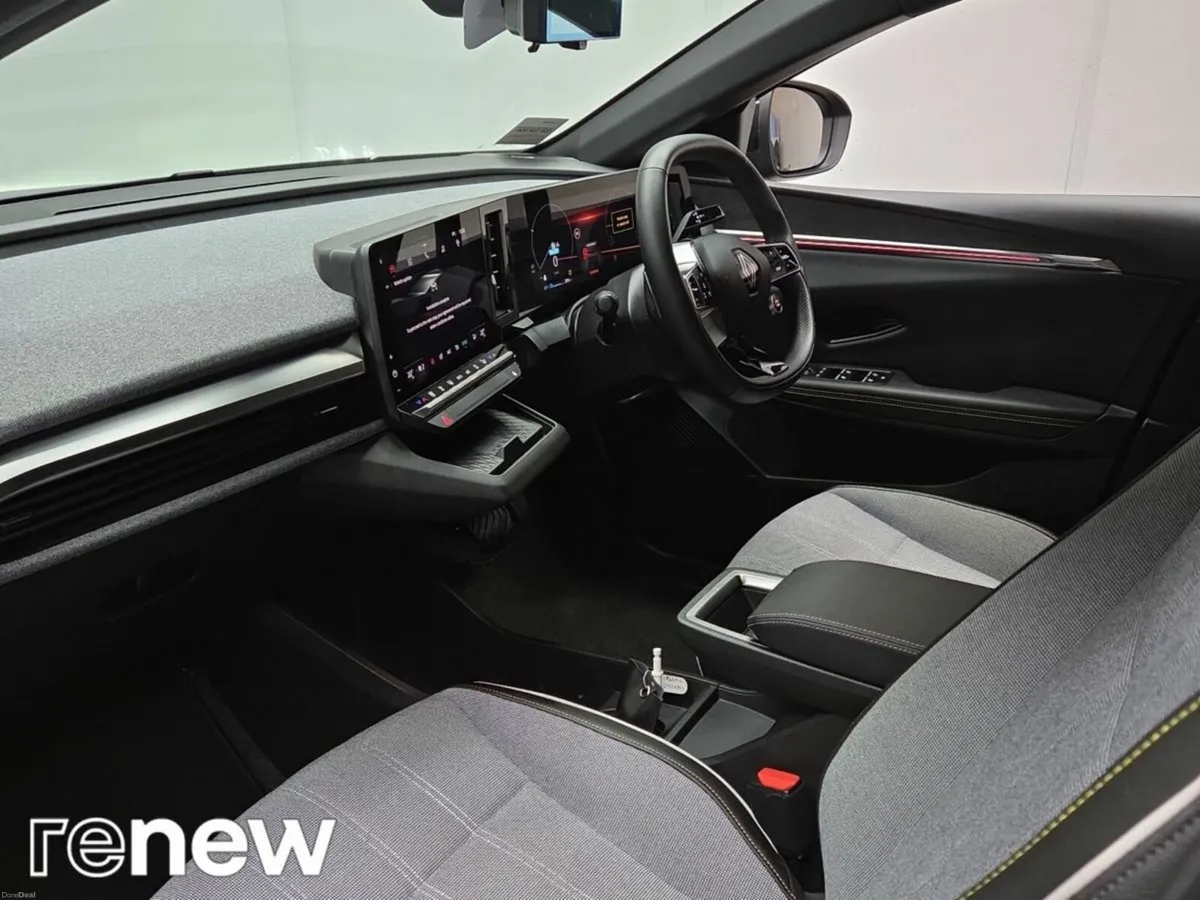 Renault Megane E-Tech EV60 220hp Launch Edition - Image 3