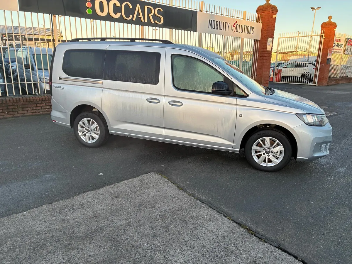2025 Volkswagen Caddy Maxi Life Taxi 7 + WC  Auto - Image 4