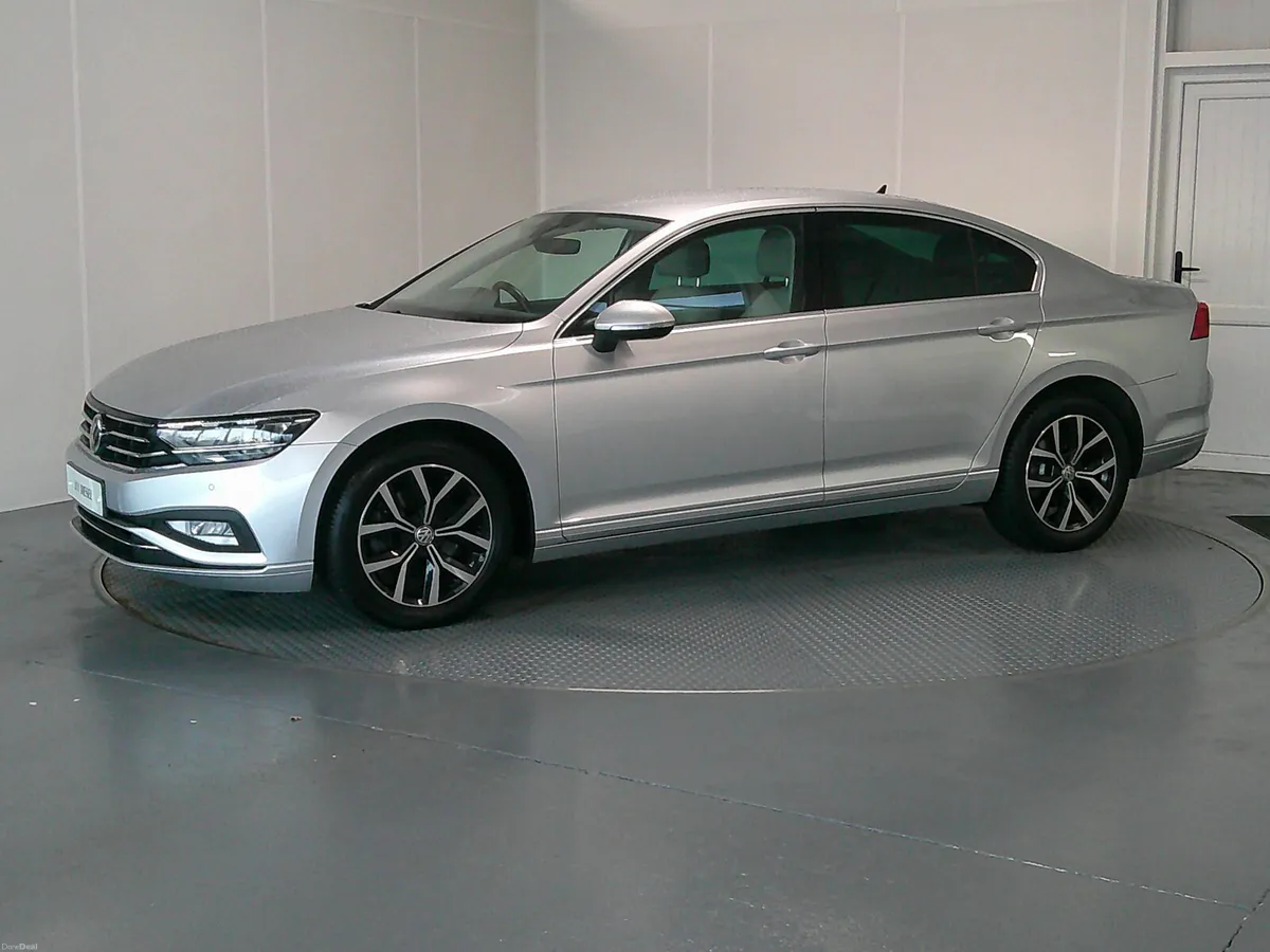 Volkswagen Passat 2021 - Image 3