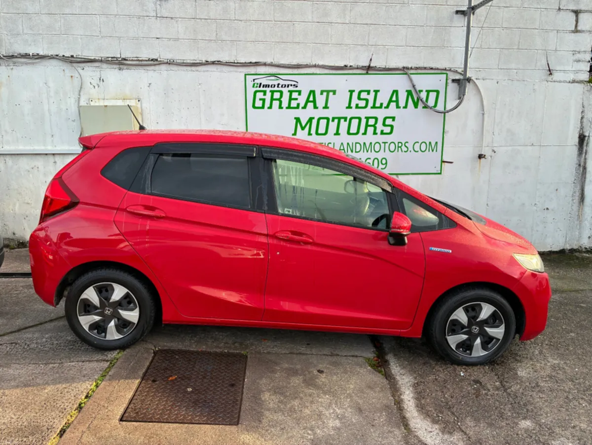 Honda Fit 1.5i Petrol Hybrid Automatic - Image 4