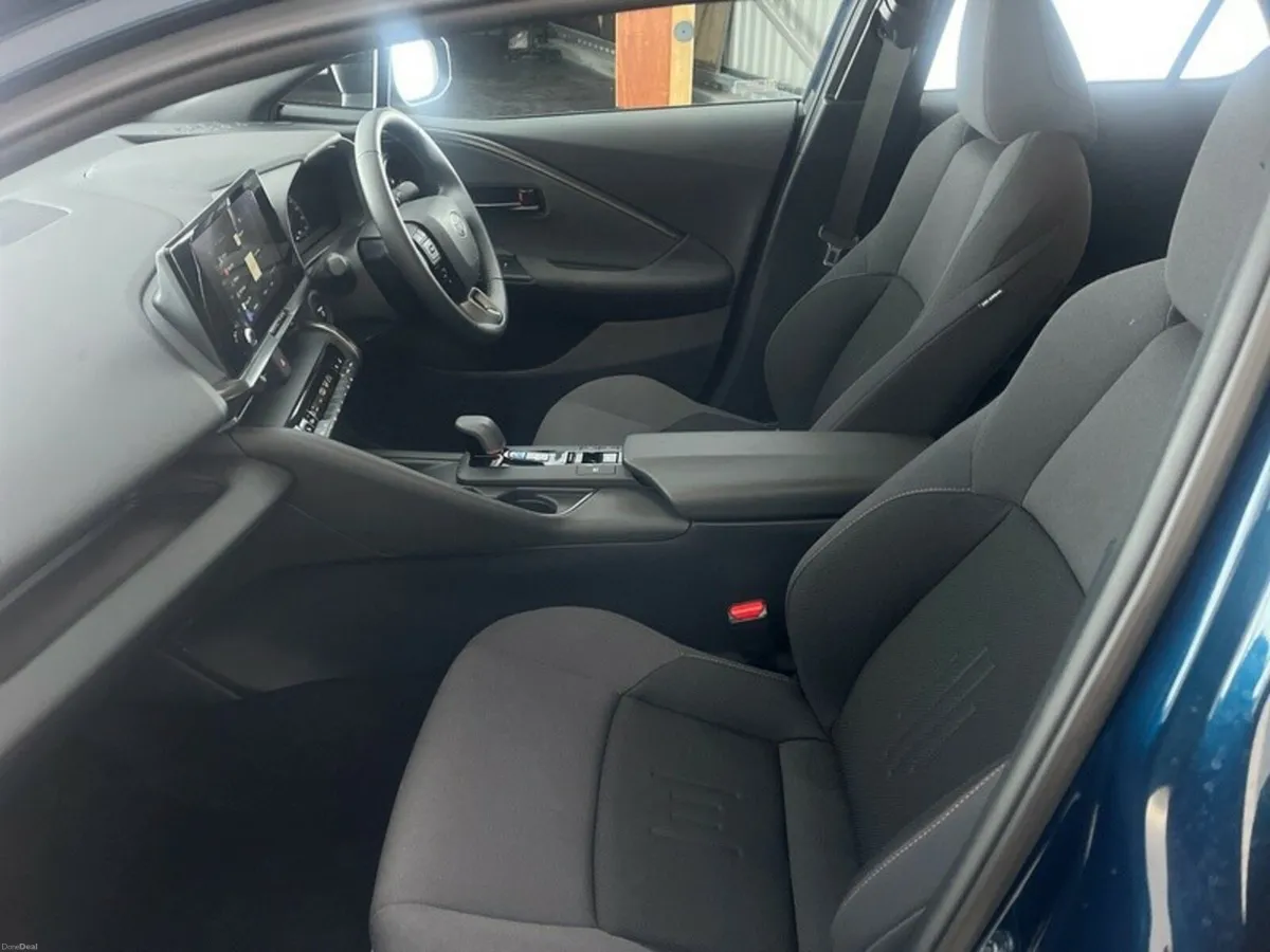 Toyota C-HR HYBRID SPORT - Image 6