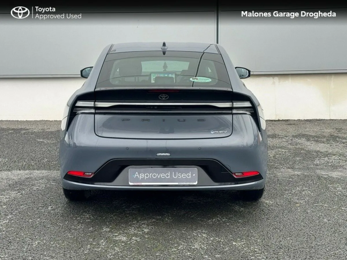 Toyota Prius 2.0 PHEV 223hp ** Call : 041 980 2420 - Image 4