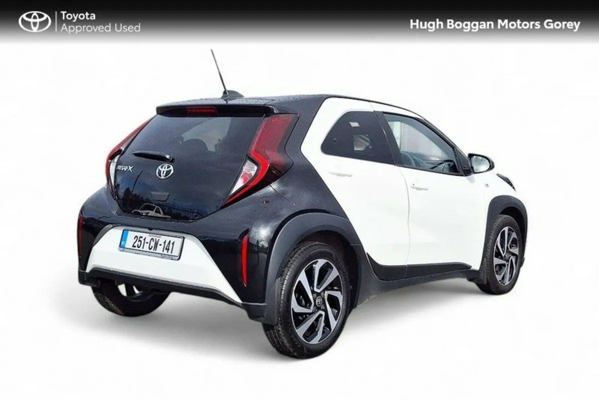 Toyota Aygo X DESIGN WHITE - Image 2