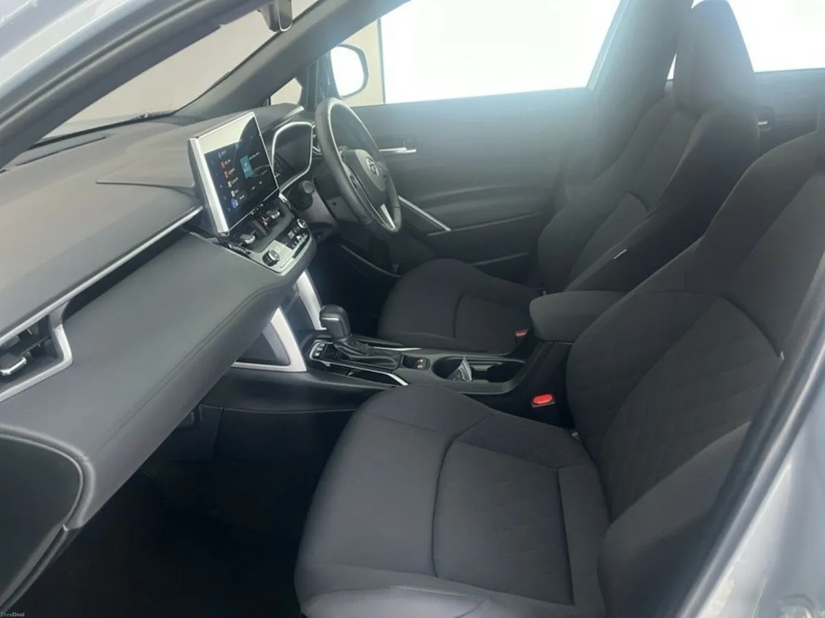 Toyota Corolla Cross HYBRID SPORT - Image 6