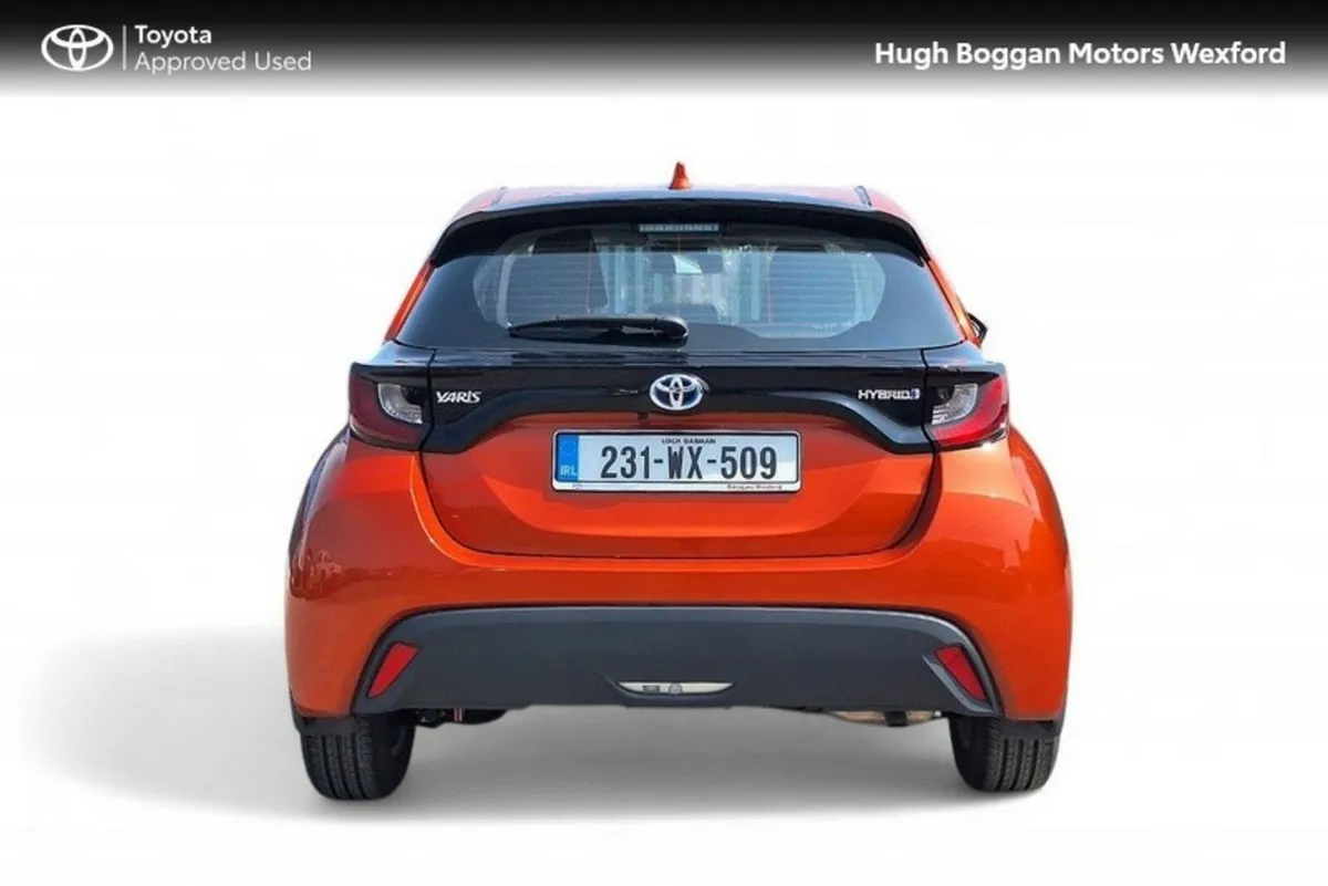 Toyota Yaris HYBRID LUNA, RIDICOUSLY LOW MILEAGE!! - Image 4