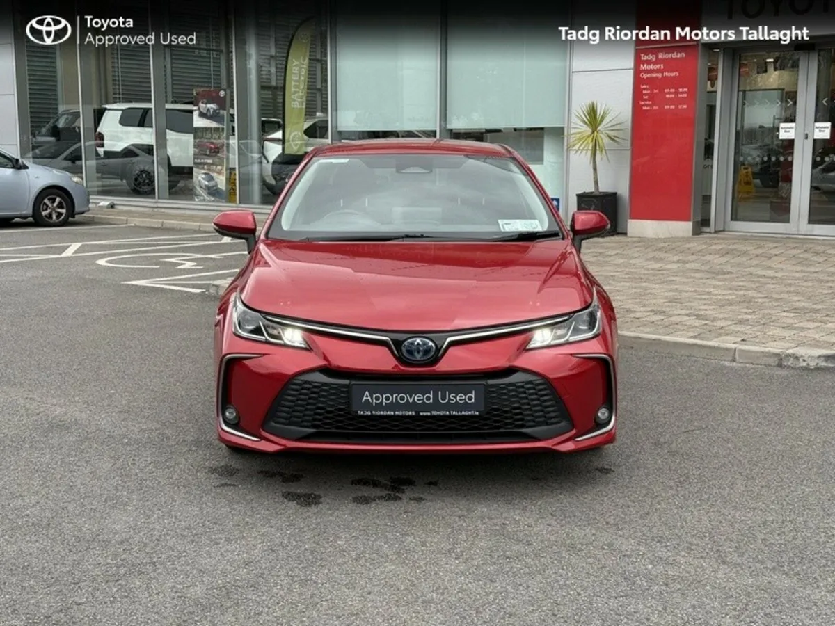 Toyota Corolla LUNA SALOON **** LOW MILEAGE NEW MO - Image 2
