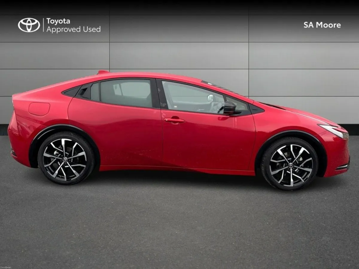 Toyota Prius PRIUS PLUG-IN HYBRID - Image 3