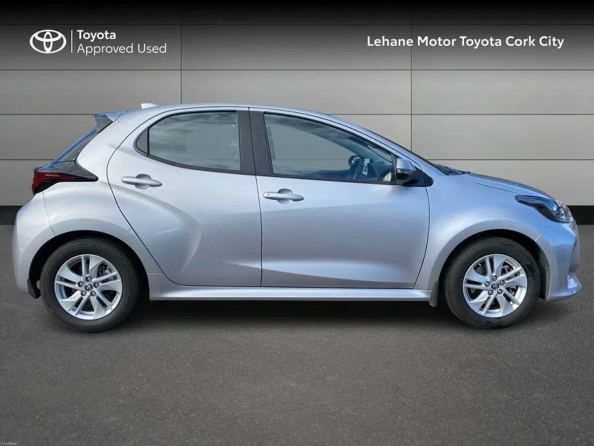 Toyota Yaris Yaris Hybrid 115 Luna - Image 3
