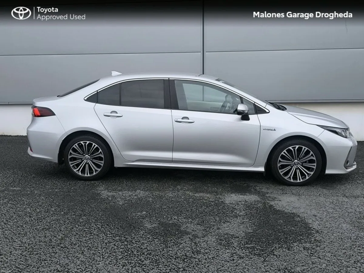 Toyota Corolla 1.8 Hybrid *Leather* Luna Sport Cal - Image 3