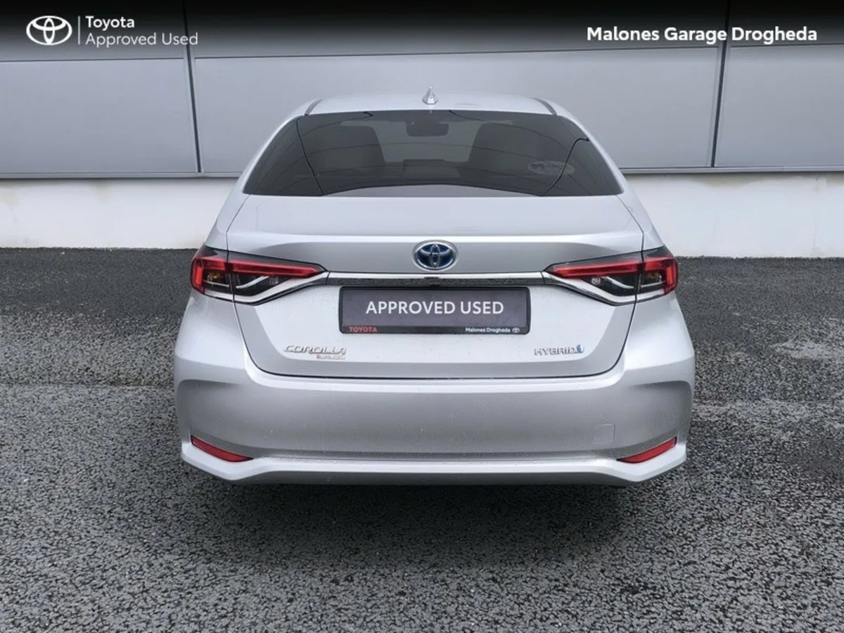 Toyota Corolla 1.8 Hybrid *Leather* Luna Sport Cal - Image 4
