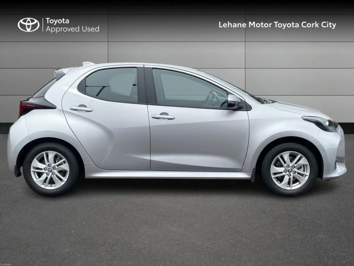 Toyota Yaris Yaris Hybrid 115 Luna - Image 3