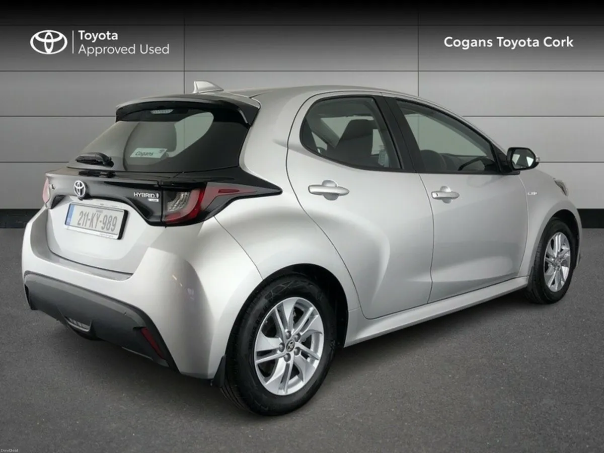 Toyota Yaris HYBRID LUNA 4DR AUTO - Image 2