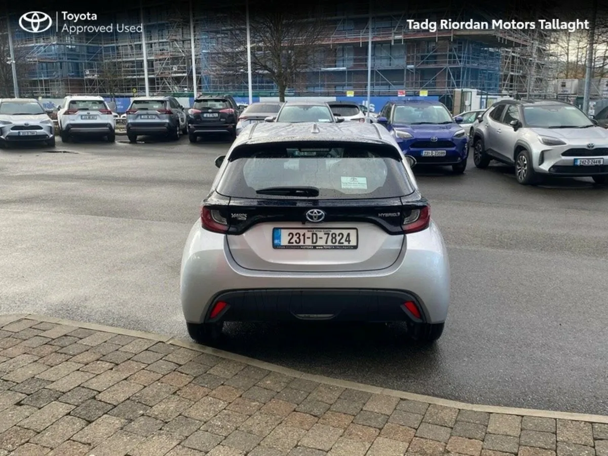 Toyota Yaris 1.5 HYBRID LUNA 4DR AUTO - Image 4