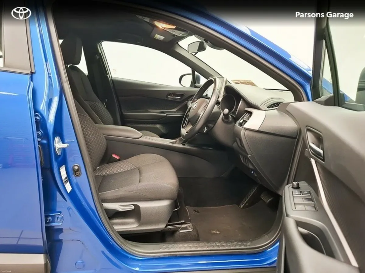 Toyota C-HR CHR SPORT 1.8 HYBRID - Image 5