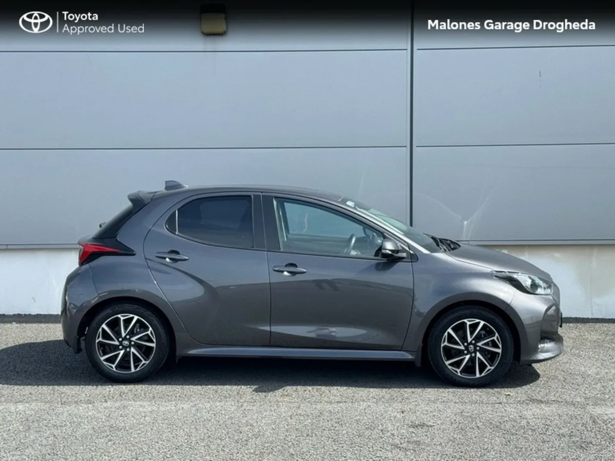 Toyota Yaris 1.5 Hybrid Luna Sport Call Now : 041 - Image 3