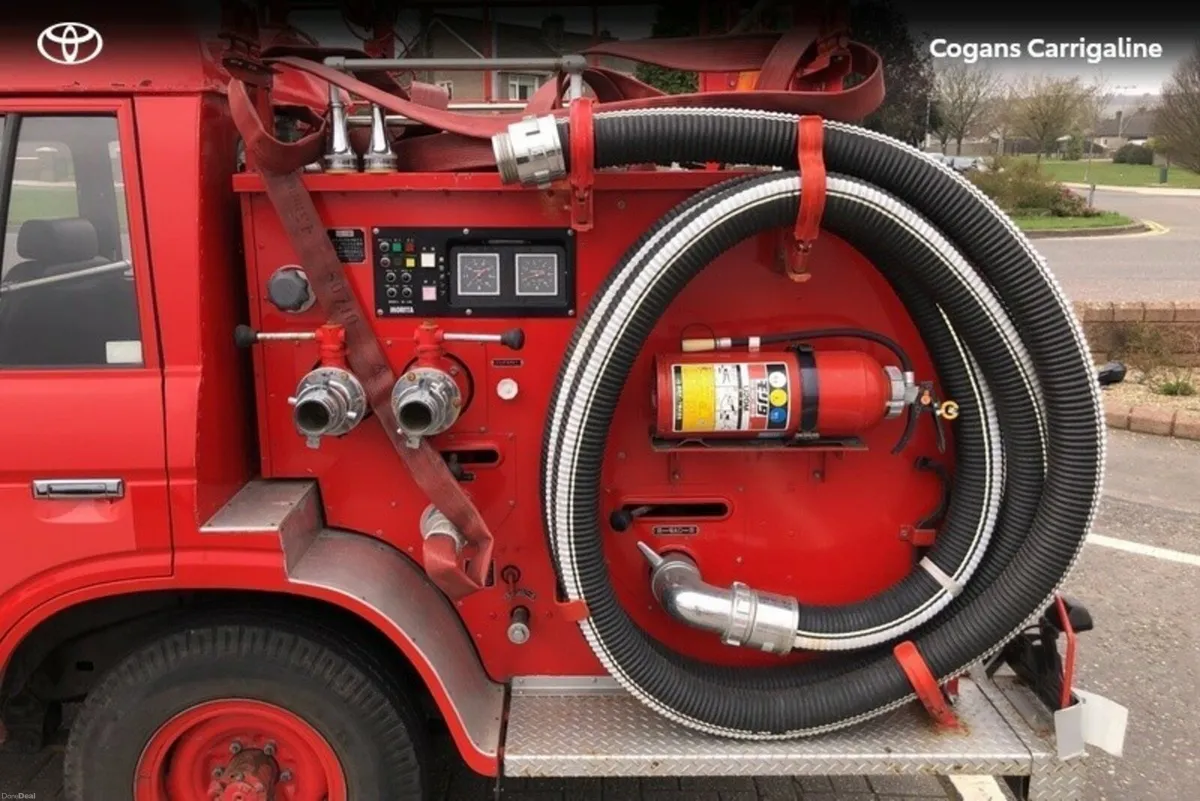 Toyota Land Cruiser FJ61 Fire Truck - Image 5