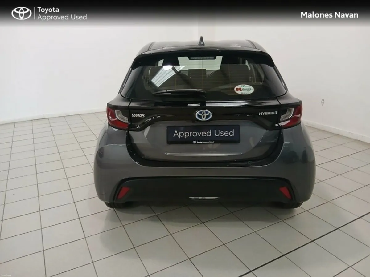 Toyota Yaris Yaris Hybrid 1.5 Luna - Image 4