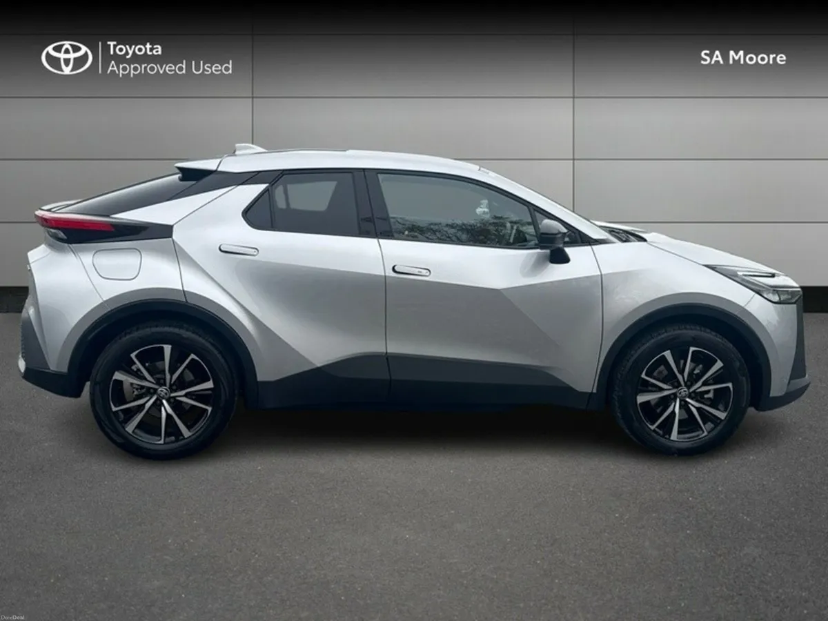 Toyota C-HR PLUG IN - PHEV SPORT - Image 3