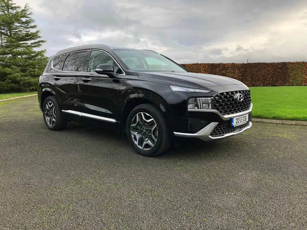 HYUNDAI SANTA FE EXECUTIVE PLUG-IN HYBRID 7 SEATS - Image 4