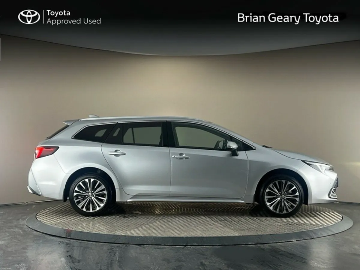 Toyota Corolla HYBRID SOL T/S - Image 3