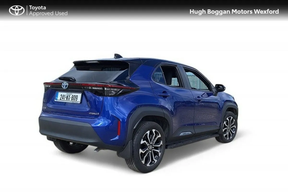 Toyota Yaris Cross SPORT BI-TONE SIDE STEPS - Image 2