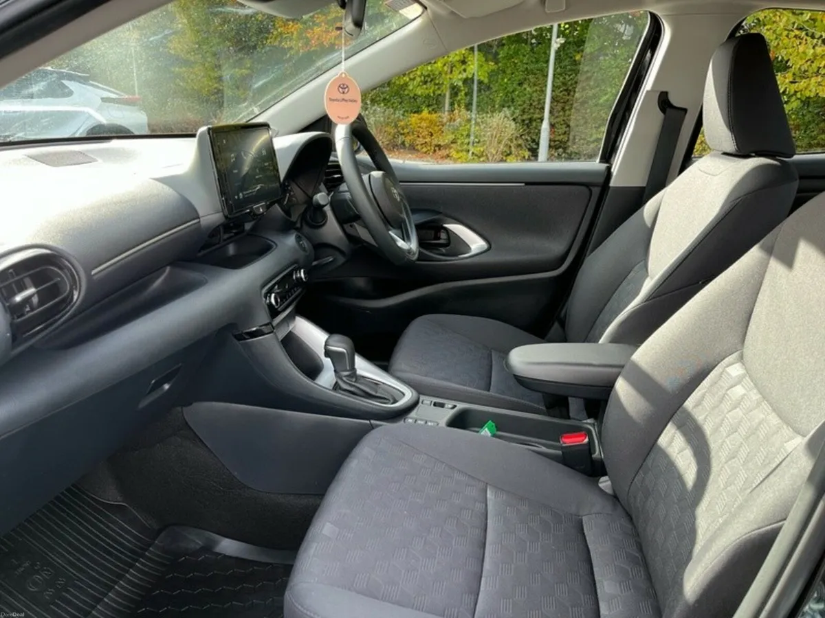 Toyota Yaris Yaris Hybrid 115 Luna - Image 6