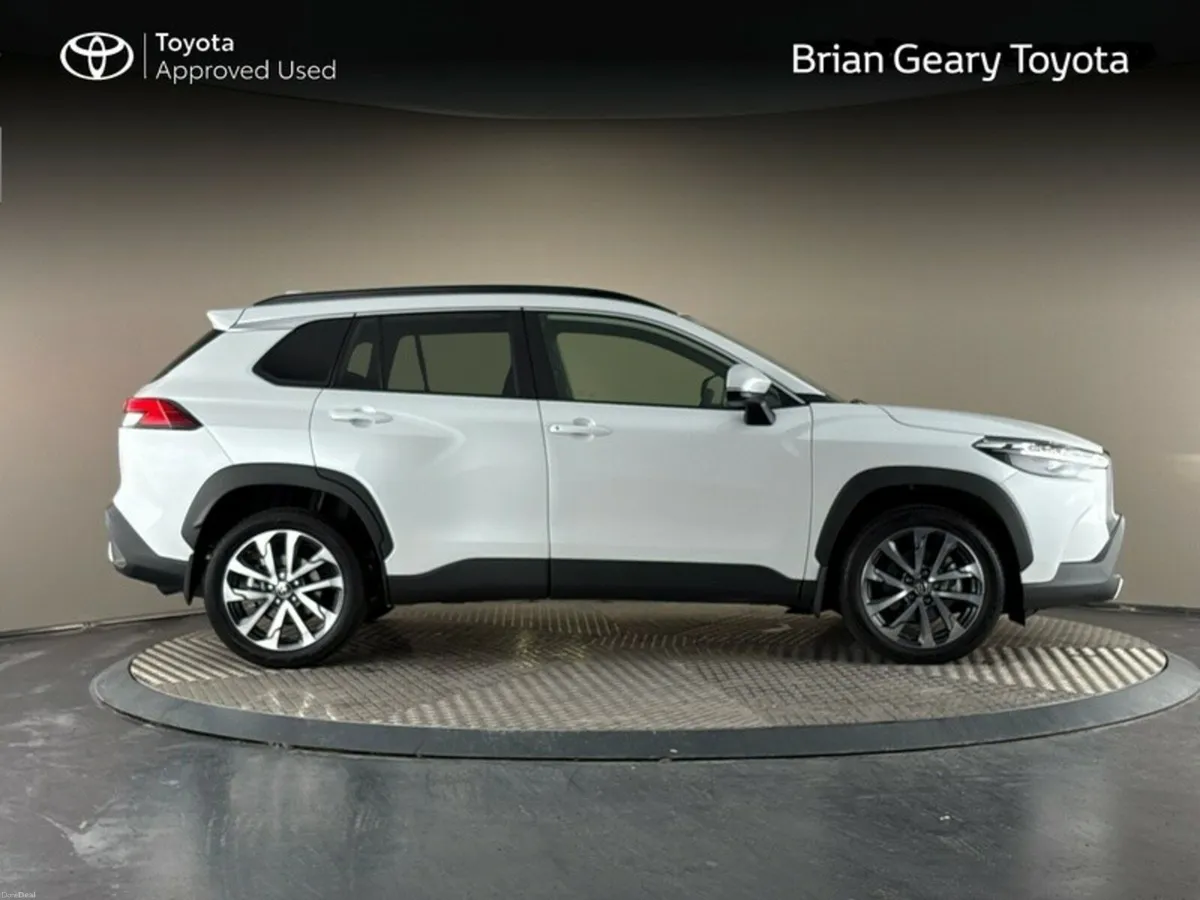 Toyota Corolla Cross HYBRID SPORT - Image 3