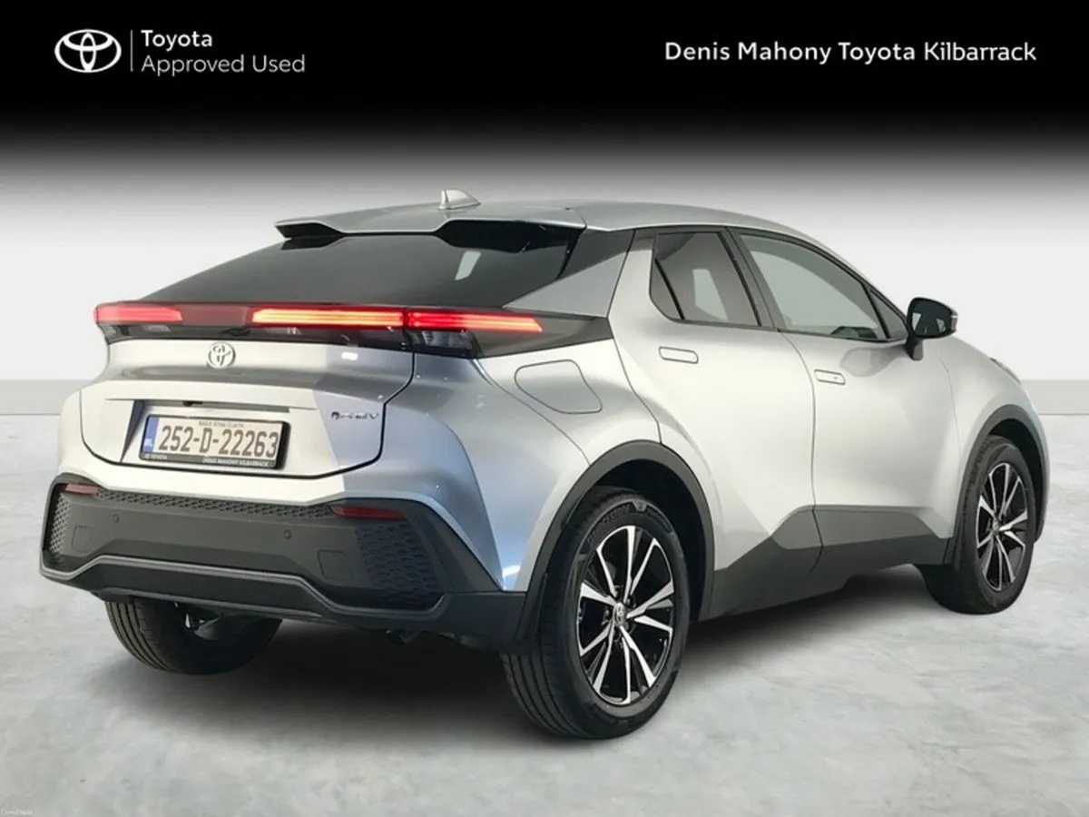 Toyota C-HR PHEV SPORT - Image 2
