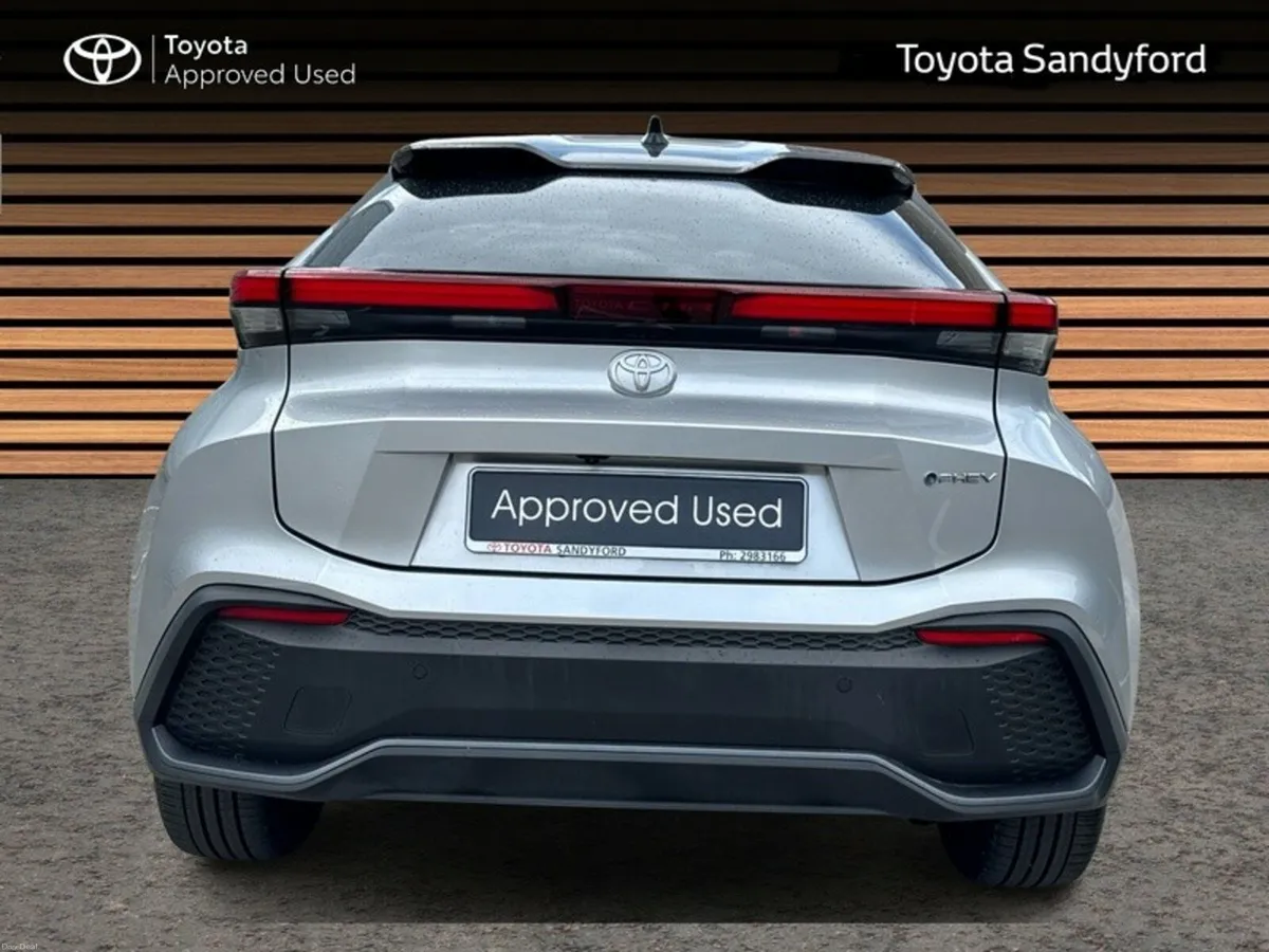 Toyota C-HR 2.0 SPORT + PHEV HYBRID // PANORAMIC R - Image 4