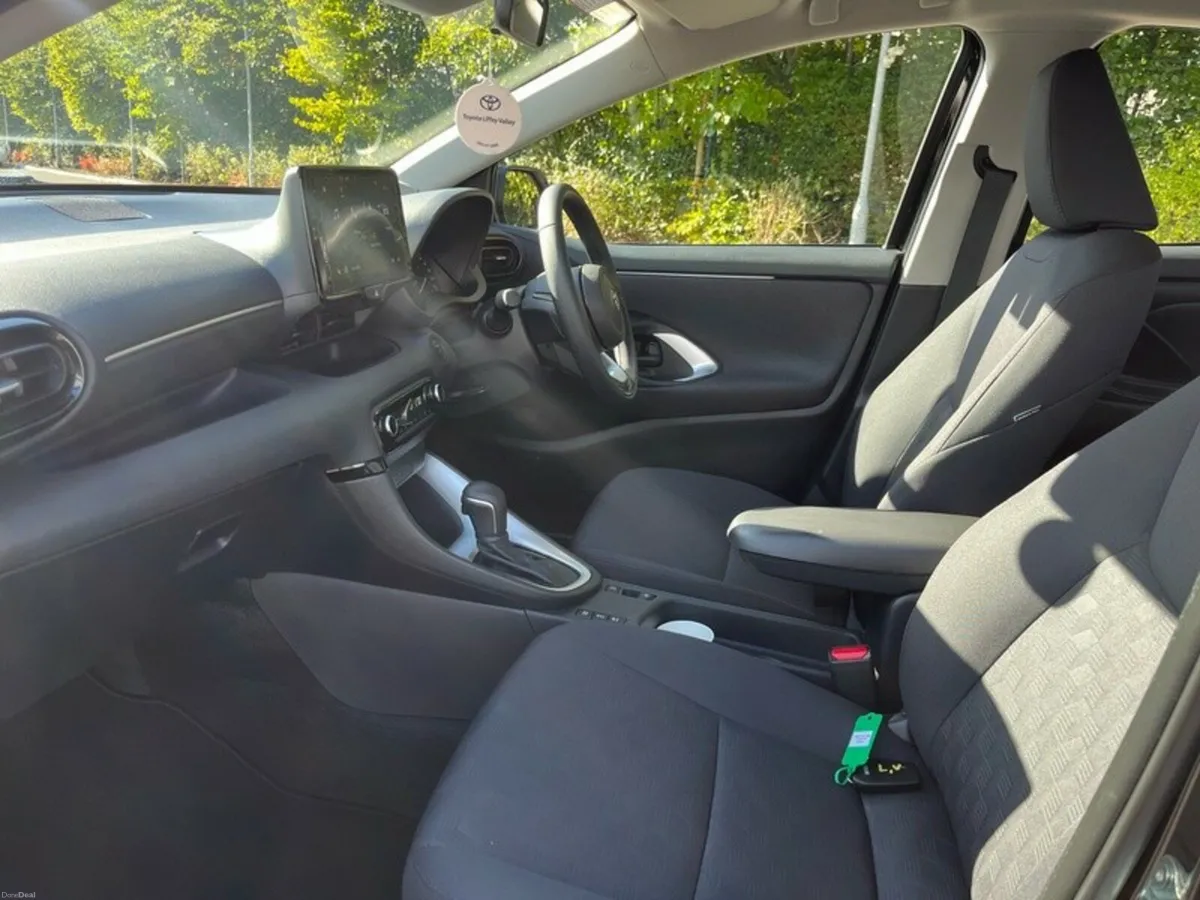 Toyota Yaris Yaris Hybrid 115 Luna - Image 6