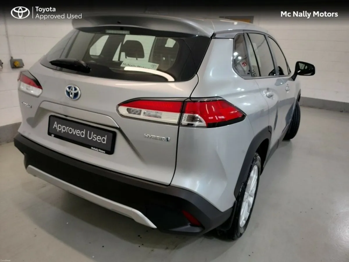 Toyota Corolla Cross CROSS LUNA 1.8 HYBRID AUTO - Image 2