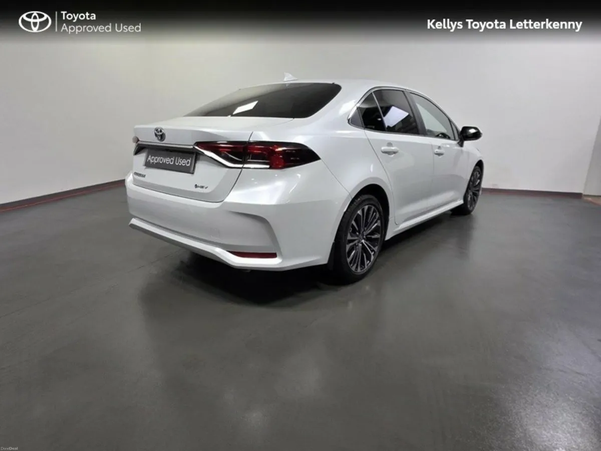 Toyota Corolla COROLLA SALOON LUNA SPORT - Image 2