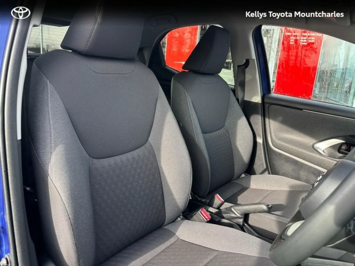 Toyota Yaris YARIS 1.0 LUNA - Image 2