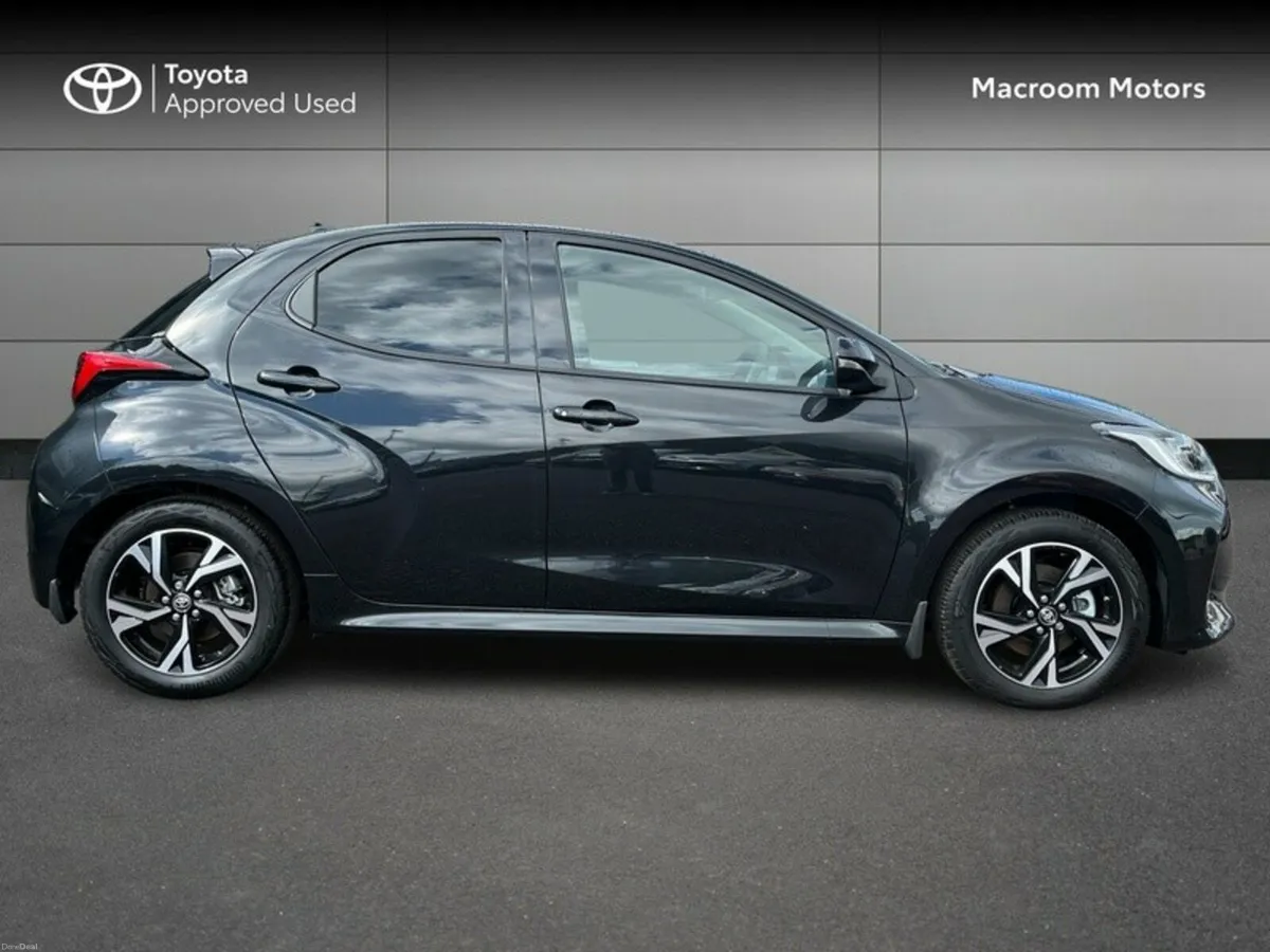 Toyota Yaris FRESH SELECTION OF TRADE-INS YARIS L- - Image 3