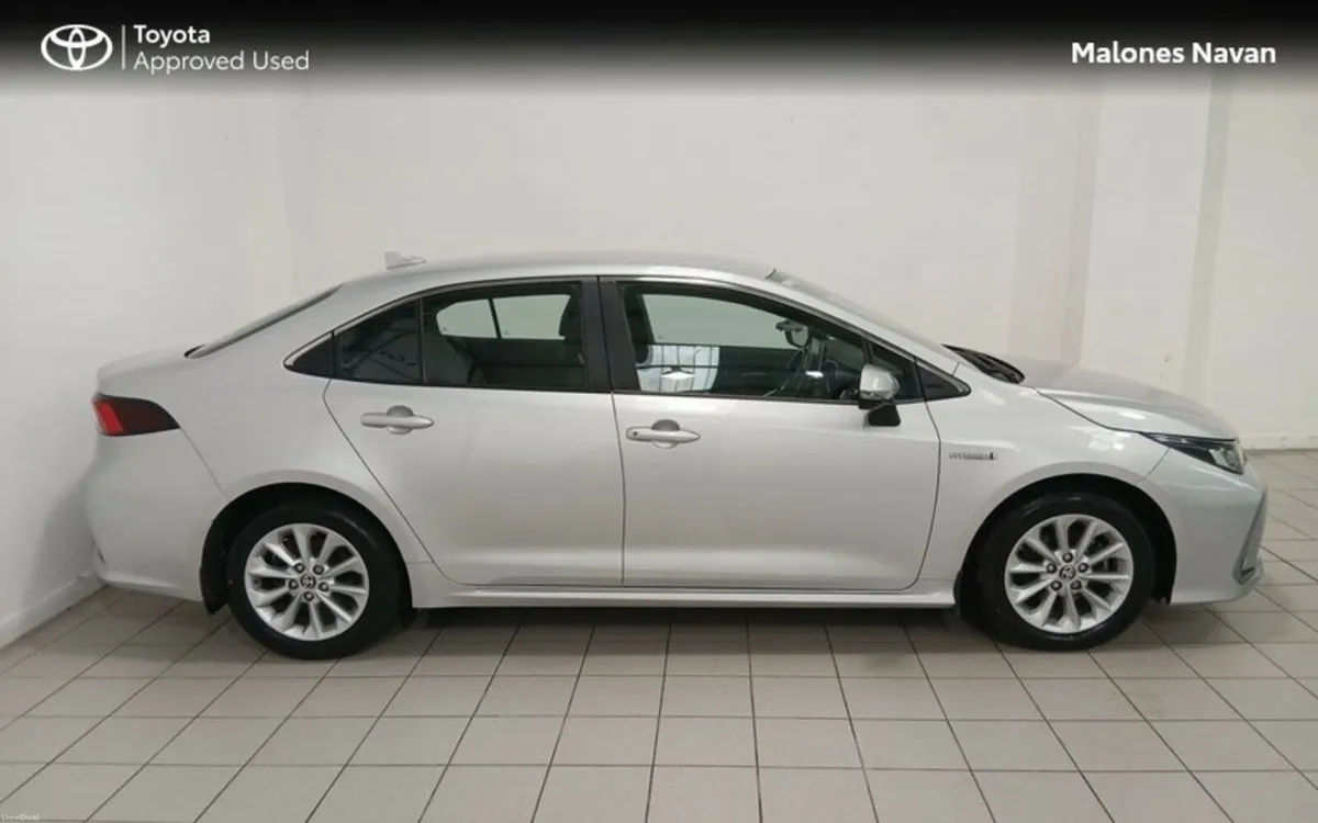 Toyota Corolla COROLLA HYB LUNA SALOON - Image 3