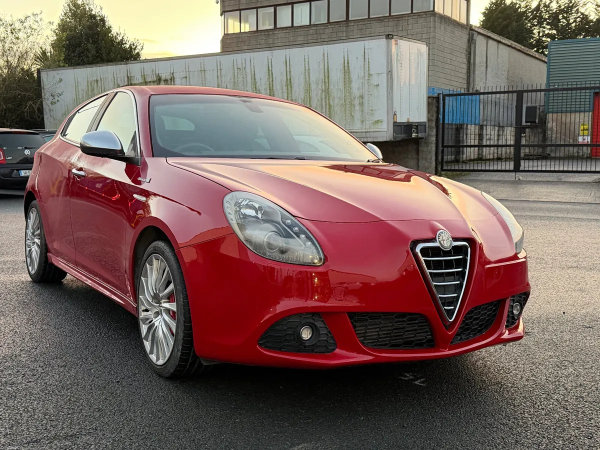 ALFA ROMEO GIULIETTA 2015 RED - Image 3