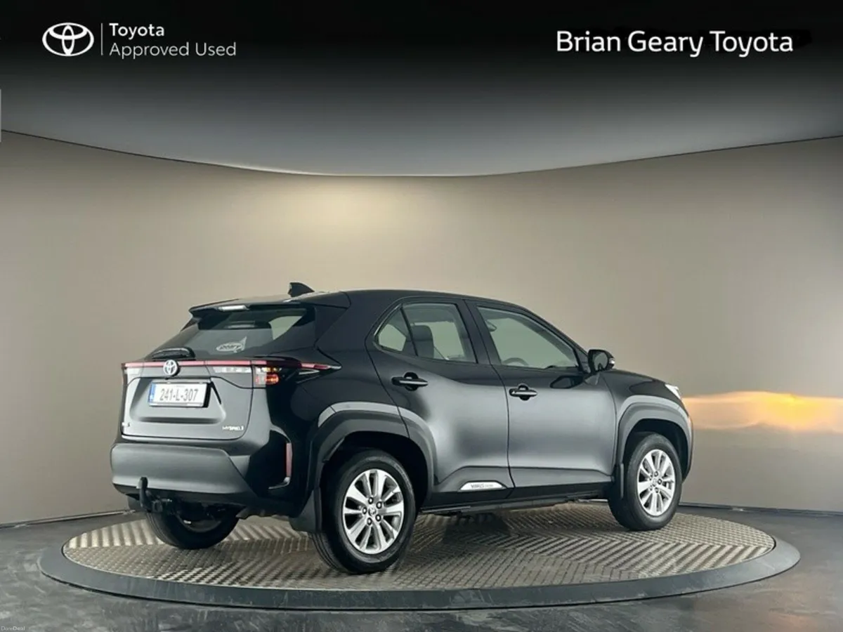 Toyota Yaris Cross HYBRID LUNA - Image 2