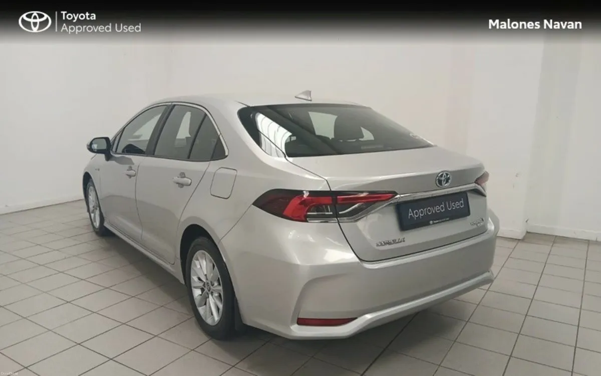 Toyota Corolla COROLLA HYBRID LUNA SAL - Image 2