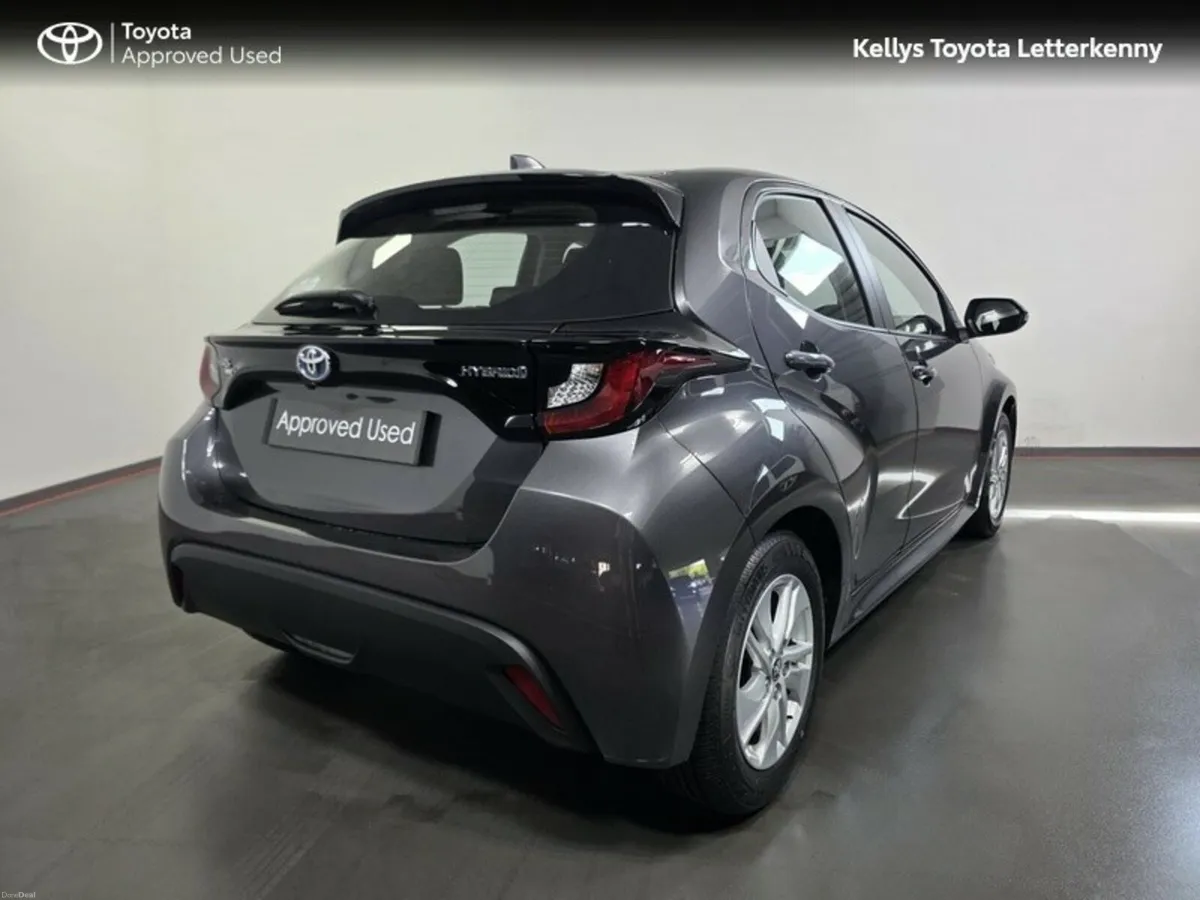Toyota Yaris Yaris Hybrid 115 Luna - Image 2
