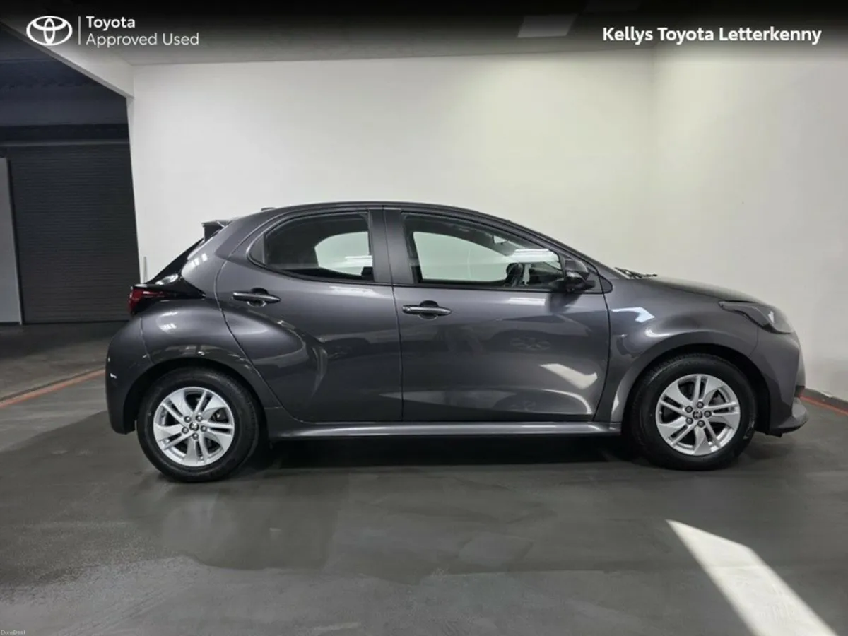 Toyota Yaris Yaris Hybrid 115 Luna - Image 3