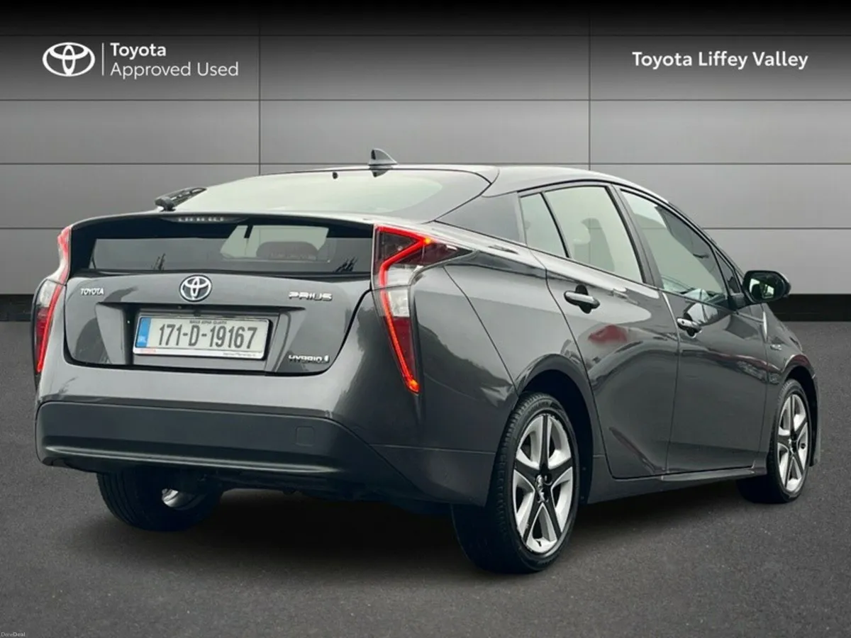Toyota Prius HYBRID LUXURY 4DR AUTO - Image 2